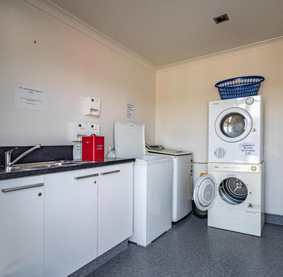 Pukekura Motor Lodge New Plymouth Ngoại thất bức ảnh Laundry facilities at the University of Otago